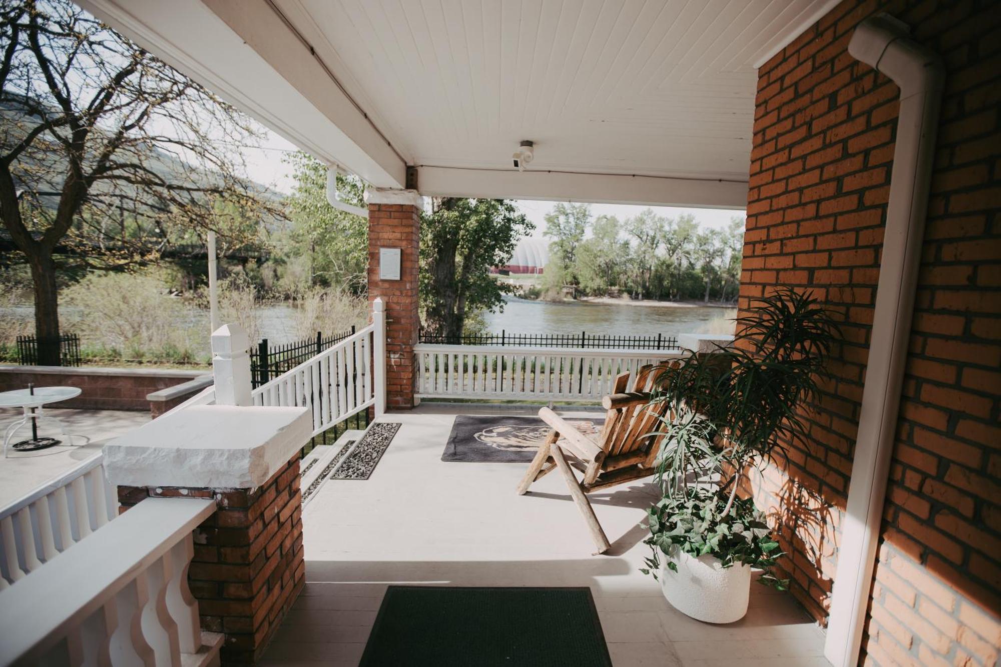 Goldsmith'S River Front Inn Миссула Экстерьер фото