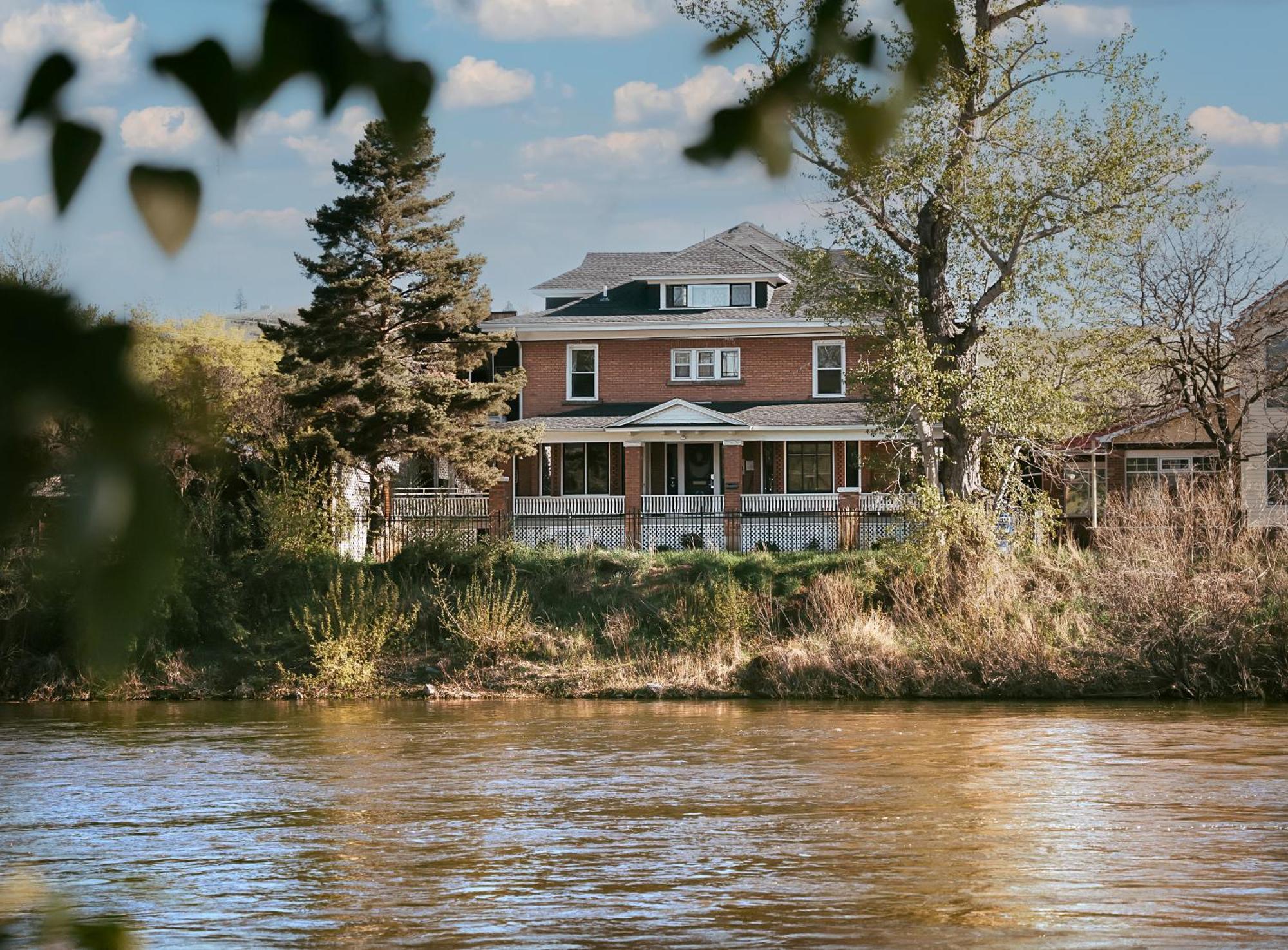 Goldsmith'S River Front Inn Миссула Экстерьер фото